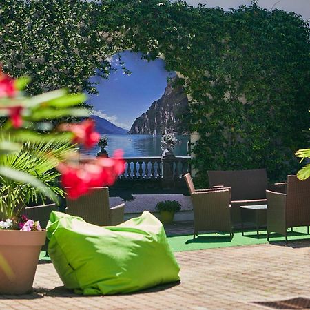 Bella Villa Apartments Riva del Garda Buitenkant foto
