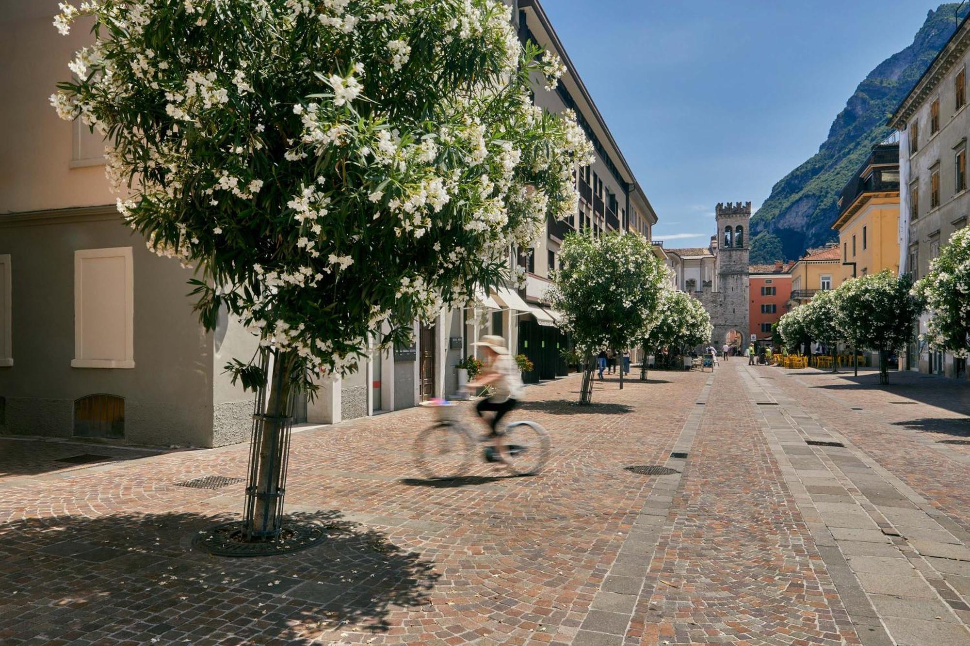 Bella Villa Apartments Riva del Garda Buitenkant foto