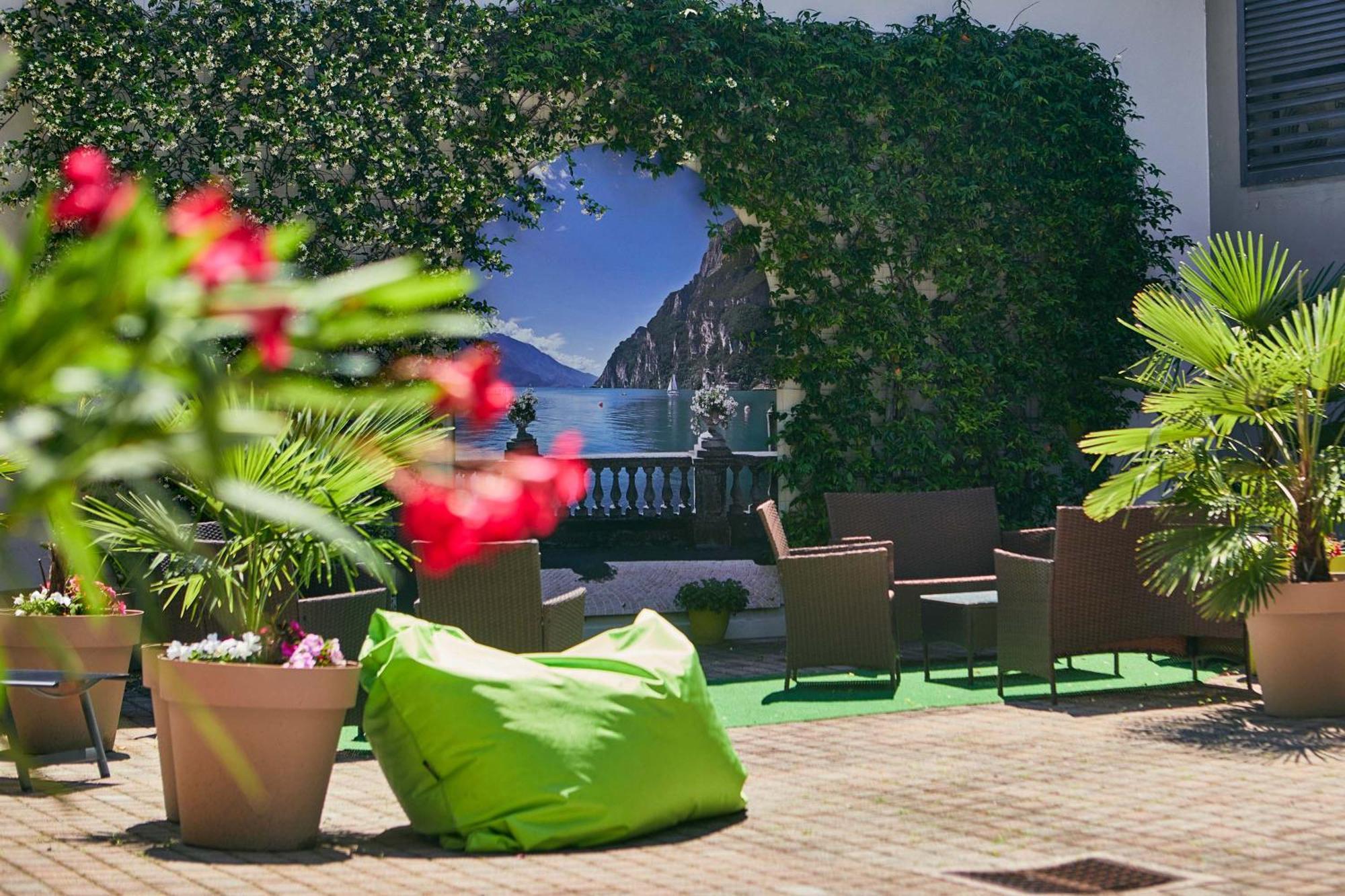 Bella Villa Apartments Riva del Garda Buitenkant foto