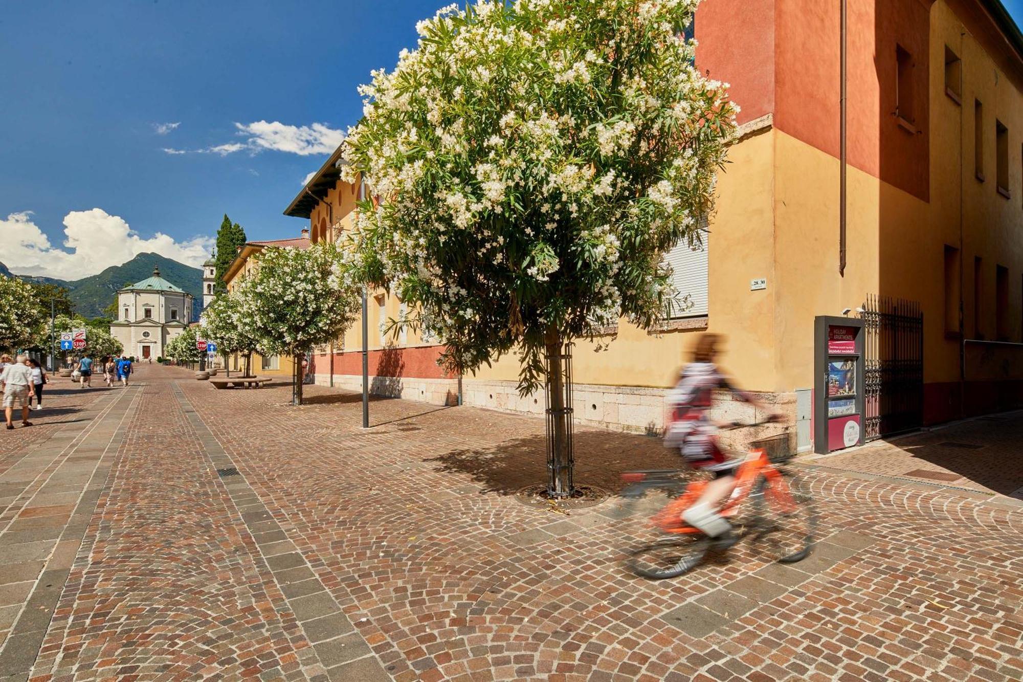 Bella Villa Apartments Riva del Garda Buitenkant foto