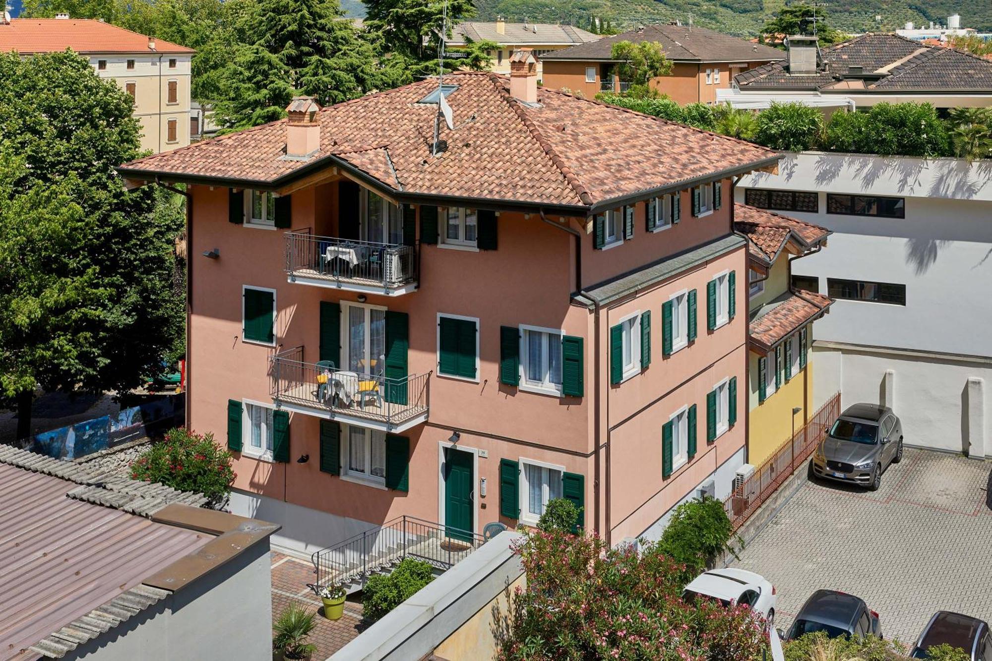 Bella Villa Apartments Riva del Garda Buitenkant foto