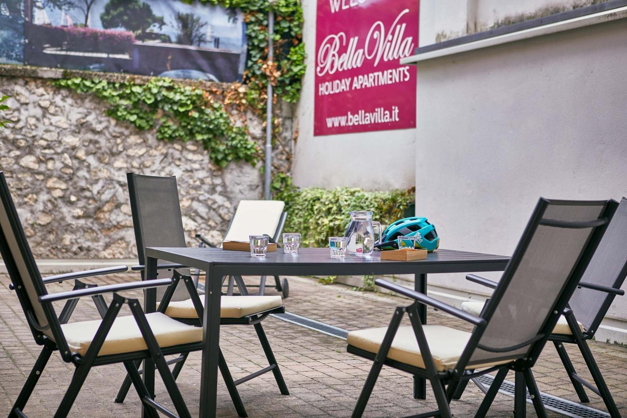 Bella Villa Apartments Riva del Garda Buitenkant foto